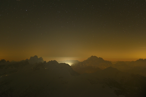 tramonto, notte e alba invernali dal Lagazuoi Piccolo verso le Dolomiti Ampezzane