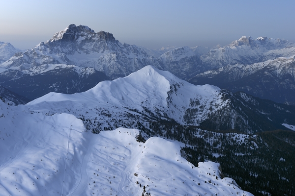 tramonto, notte e alba invernali dal Lagazuoi Piccolo verso le Dolomiti Ampezzane