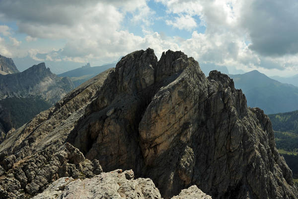 giro dei SetSass con salita a Cima SetSas, passo Valparola rifugio Pralongia