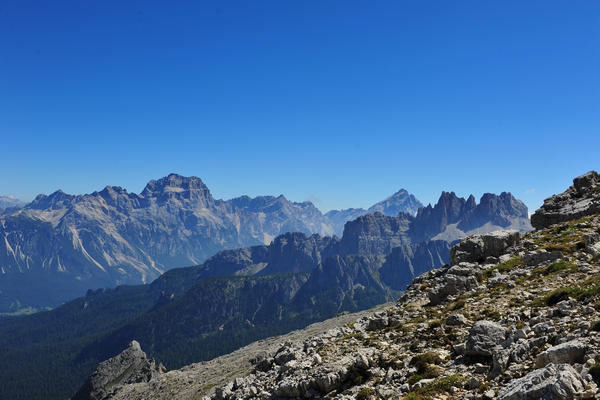 dai pressi del rifugio Nuvolau panorama sulle Dolomiti