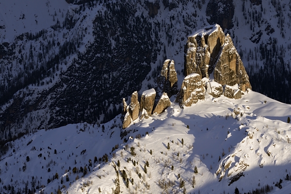 tramonto, notte e alba invernali dal Lagazuoi Piccolo verso le Dolomiti Ampezzane