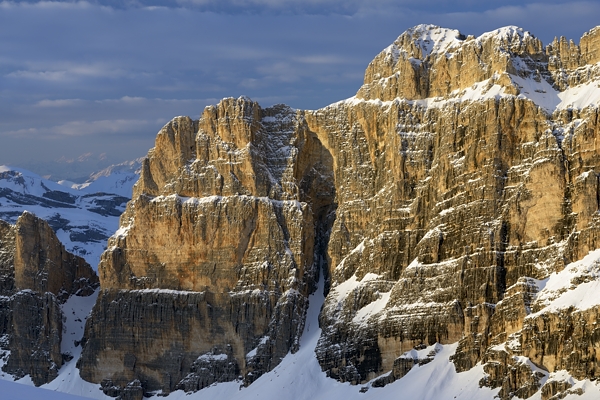 tramonto, notte e alba invernali dal Lagazuoi Piccolo verso le Dolomiti Ampezzane