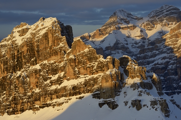 tramonto, notte e alba invernali dal Lagazuoi Piccolo verso le Dolomiti Ampezzane