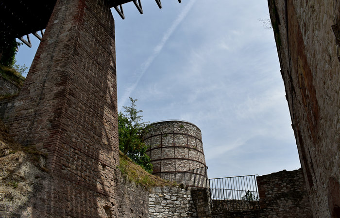 Cinto Euganeo: escursione dal museo di Cava Bomba alla cava di riolite al monte Cinto e al Buso dei Briganti