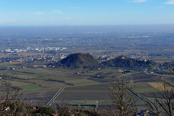 passeggiata dal passo Fiorine attorno al monte Grande nei Colli Euganei a Teolo Rovolon