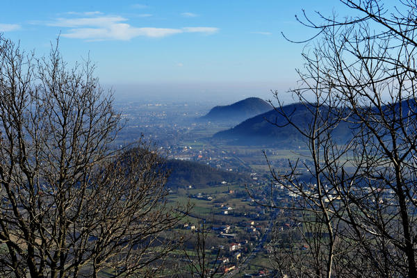 passeggiata dal passo Fiorine attorno al monte Grande nei Colli Euganei a Teolo Rovolon