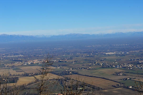 passeggiata dal passo Fiorine attorno al monte Grande nei Colli Euganei a Teolo Rovolon