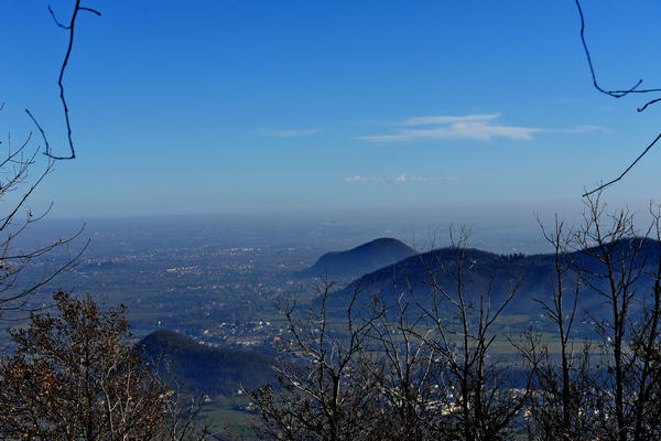 passeggiata dal passo Fiorine attorno al monte Grande nei Colli Euganei a Teolo Rovolon