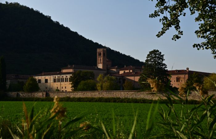 Colli Euganei - escursione lungo il Sentiero del Giubileo, dalla Abbazia di Praglia al monte Lonzina Boscalbo e chiesa di Tramonte