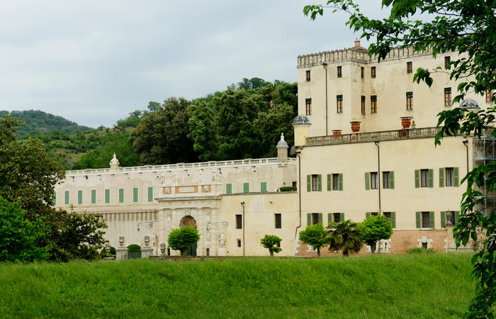 Colli Euganei, giro cicloturistico settore sud-est, Battaglia Terme, Arquà Petrarca, Monselice, Castello del Catajo