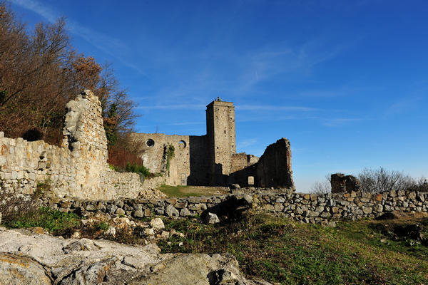 ruderi ex monastero Olivetani sul Monte Venda nei Colli Euganei