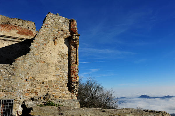 ruderi ex monastero Olivetani sul Monte Venda nei Colli Euganei