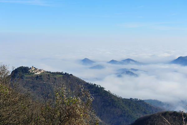 ruderi ex monastero Olivetani sul Monte Venda nei Colli Euganei