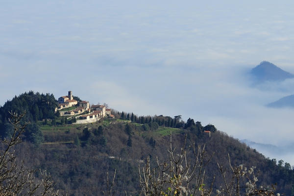 ruderi ex monastero Olivetani sul Monte Venda nei Colli Euganei