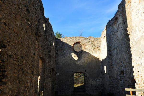 ruderi ex monastero Olivetani sul Monte Venda nei Colli Euganei
