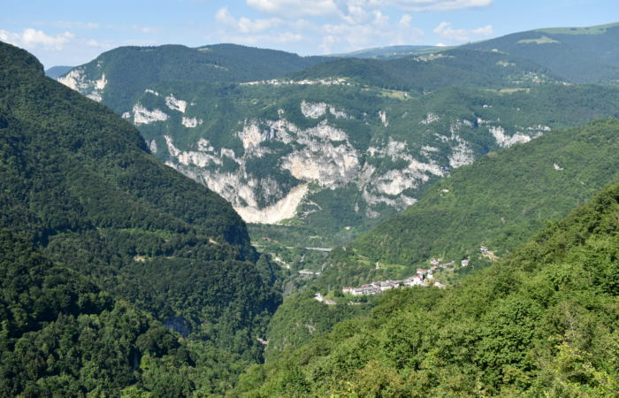 Incino di Rocca di Arsiè, sul Col del Gallo tra il lago di Corlo e Cismon del Grappa