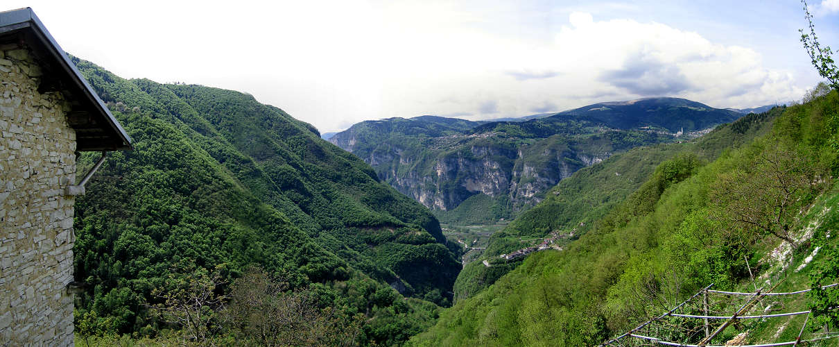 case Zanetti e contrada Corlo, lago di Corlo, Rocca di Arsié