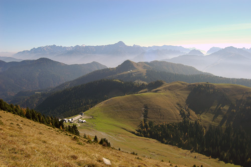 dalla vetta del Monte Ostering verso Sella Bistrizza