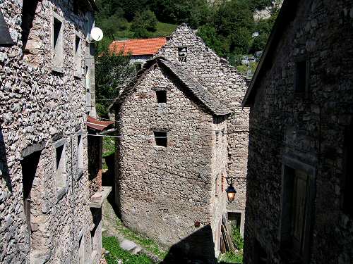 Casso nella valle di Vajont - Erto e Casso e la diga di Vajont