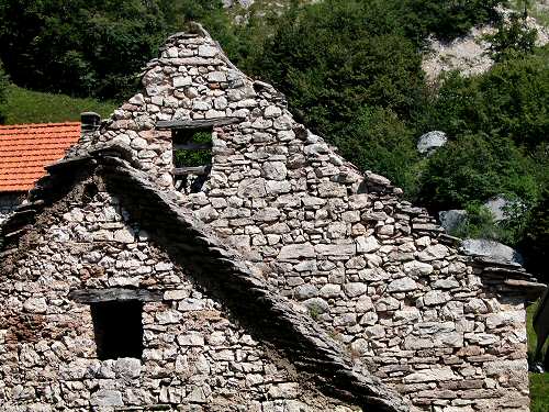 Casso nella valle di Vajont - Erto e Casso e la diga di Vajont