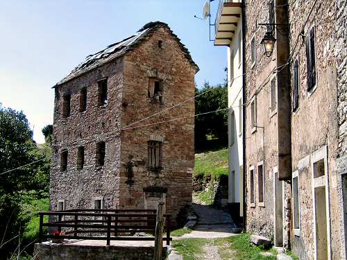 Casso nella valle di Vajont - Erto e Casso e la diga di Vajont