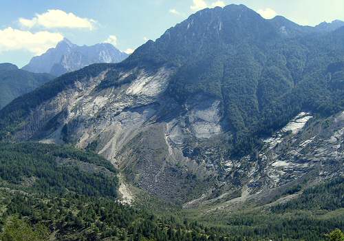 Frana del monte Toc nella valle del Vajont - Erto e Casso e la diga di Vajont