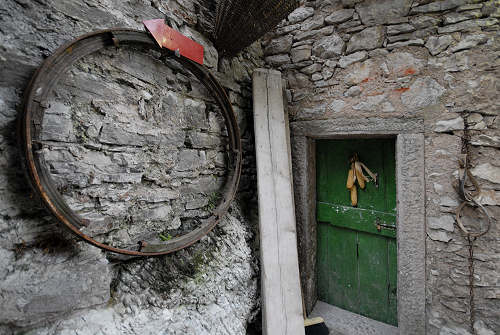 dettagli a Casso - Erto e Casso - Diga Vajont