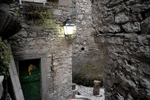 dettagli a Casso - Erto e Casso - Diga Vajont