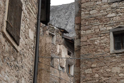 dettagli a Casso - Erto e Casso - Diga Vajont