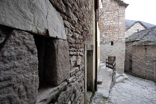 dettagli a Casso - Erto e Casso - Diga Vajont