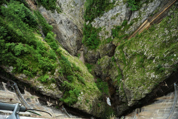 diga idroelettrica sulla forra del torrente Lumiei e lago di Sauris