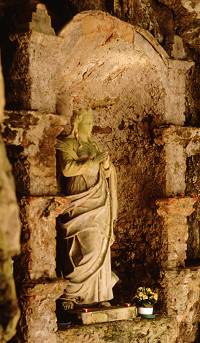 Schievenin - chiesa grotta di Santa Barbara