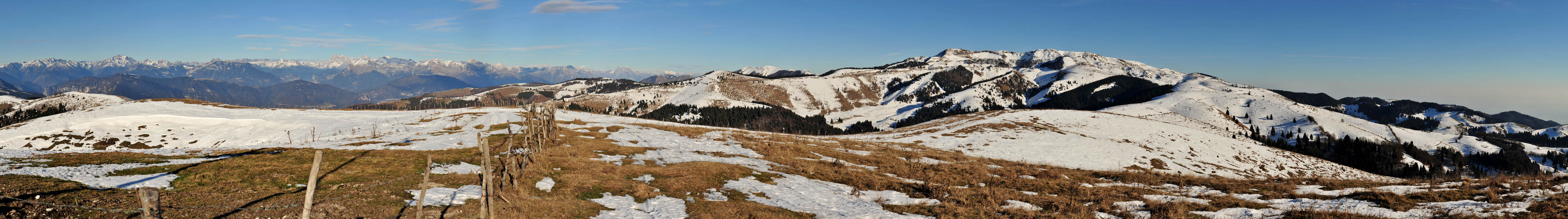 panoramica monte Asolone verso Cima Grappa