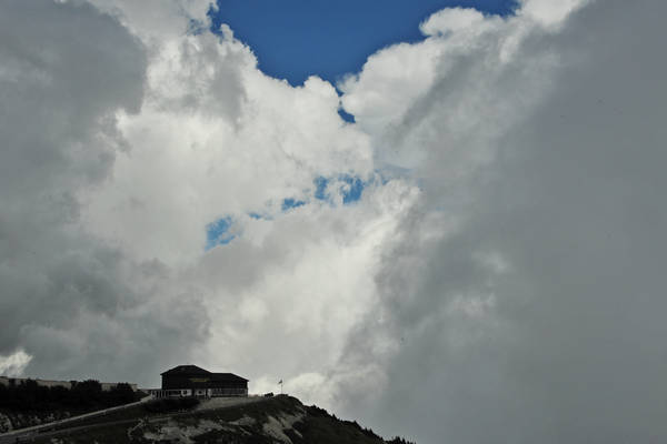 rifugio Bassano a Cima Grappa