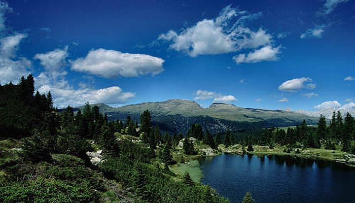 laghetti Colbricon al passo Rolle nel Parco Naturale Paneveggio Pale di San Martino