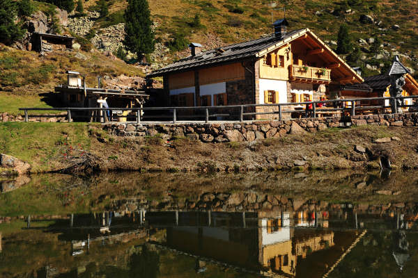 Lagorai, rifugio passo Manghen