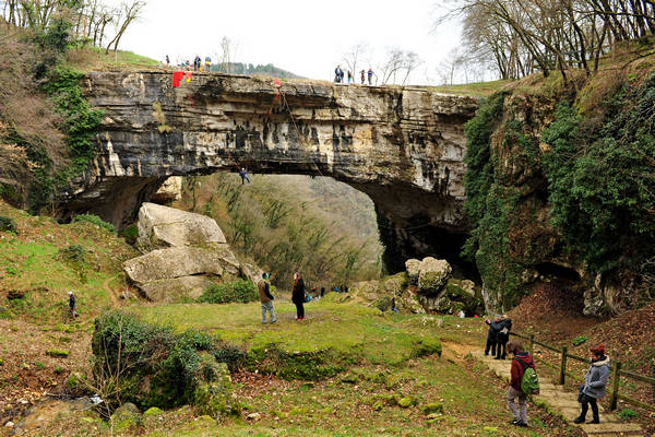 Ponte di Veja a Giare Sant'Anna d'Alfaedo nel Parco Naturale Regionale della Lessinia
