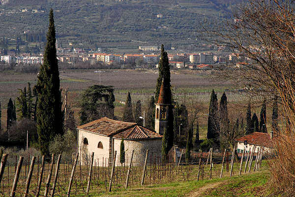 Valpantena, Santa Maria in Stelle