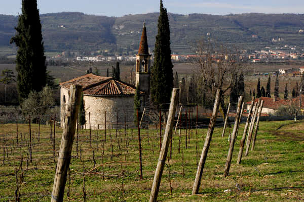 Valpantena, Santa Maria in Stelle