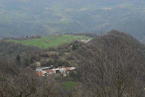 sentieri e paesaggi a Bolca di Vestenanova - Val d'Alpone, Lessinia Orientale