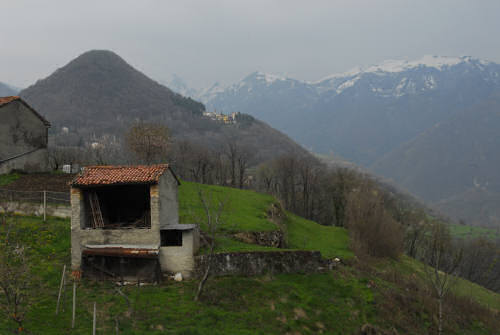 sentieri e paesaggi a Bolca di Vestenanova - Val d'Alpone, Lessinia Orientale