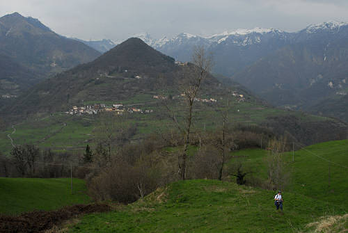 sentieri e paesaggi a Bolca di Vestenanova - Val d'Alpone, Lessinia Orientale
