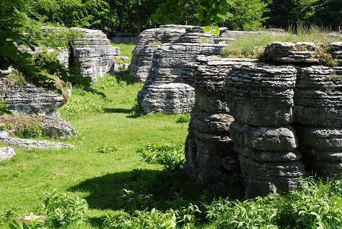 Valle delle Sfingi, Camposilvano, Velo Veronese, Parco Naturale Regionale dei monti Lessini