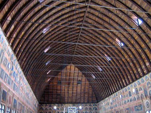 Padova, il palazzo della Ragione, il Salone, le piazze Erbe Frutta