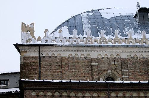 Padova, il palazzo della Ragione, il Salone, le piazze Erbe Frutta