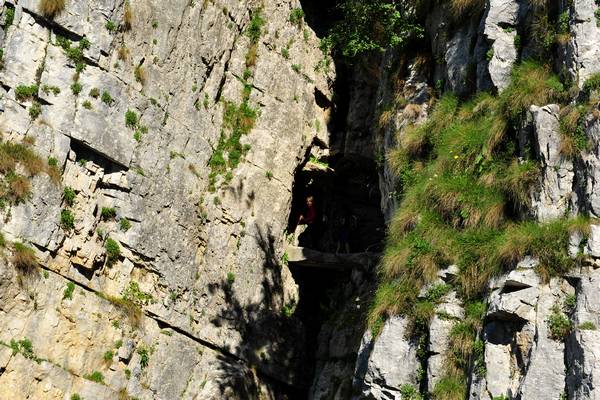Strada delle 52 gallerie al monte Pasubio, da passo Xomo bocchetta Campiglia al rifugio gen. A.Papa