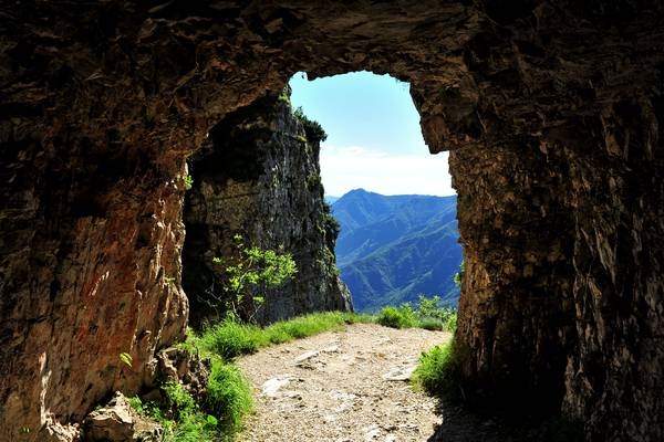 Strada delle 52 gallerie al monte Pasubio, da passo Xomo bocchetta Campiglia al rifugio gen. A.Papa