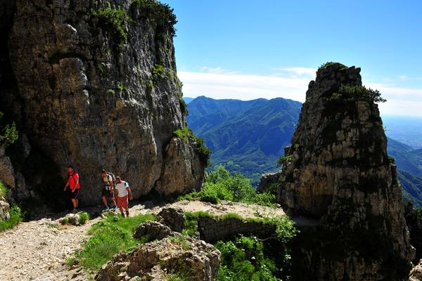 Strada delle 52 gallerie al monte Pasubio, da passo Xomo bocchetta Campiglia al rifugio gen. A.Papa