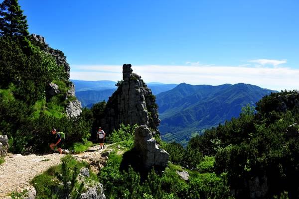 Strada delle 52 gallerie al monte Pasubio, da passo Xomo bocchetta Campiglia al rifugio gen. A.Papa