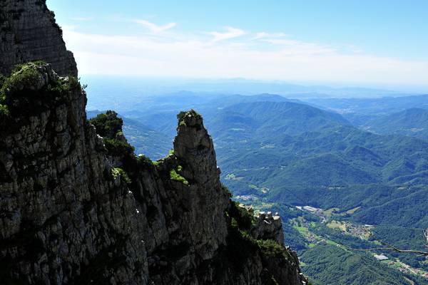 Strada delle 52 gallerie al monte Pasubio, da passo Xomo bocchetta Campiglia al rifugio gen. A.Papa